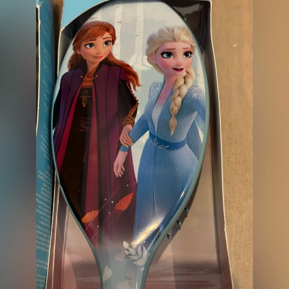NIB Disney Frozen Wet Brush Duo with Olaf, Anna and Elsa